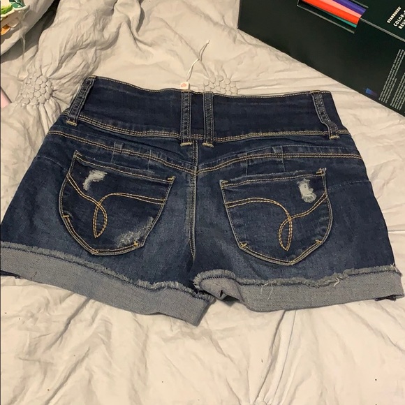 Fashion nova shorts - Picture 4 of 4